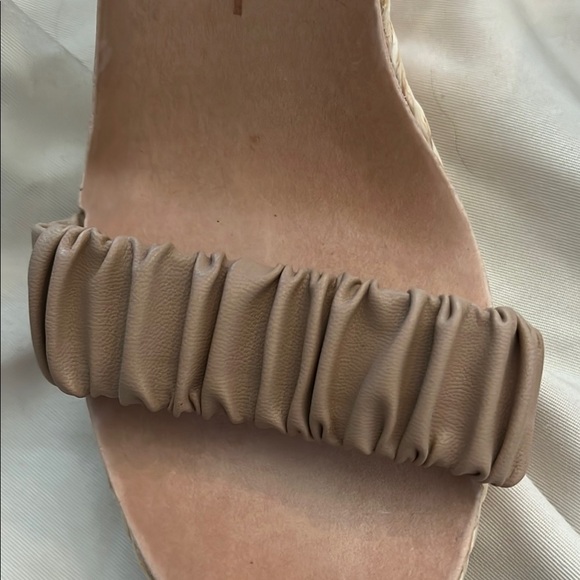 Dolce Vita Tan and Black Wedges with Snakeskin Print - Size 9 NWOB - Picture 4 of 6